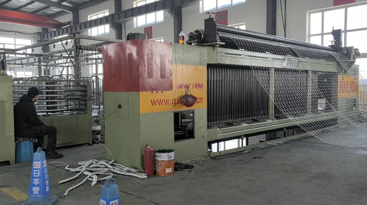 Blog công ty mới nhất về Tại sao khách hàng nước ngoài tiếp tục chọn các nhà máy Trung Quốc cho thiết bị rọ đá