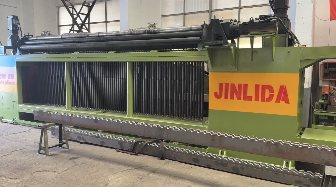Blog công ty mới nhất về JINLIDA 5300mm CNC Gabion Mesh Machine.