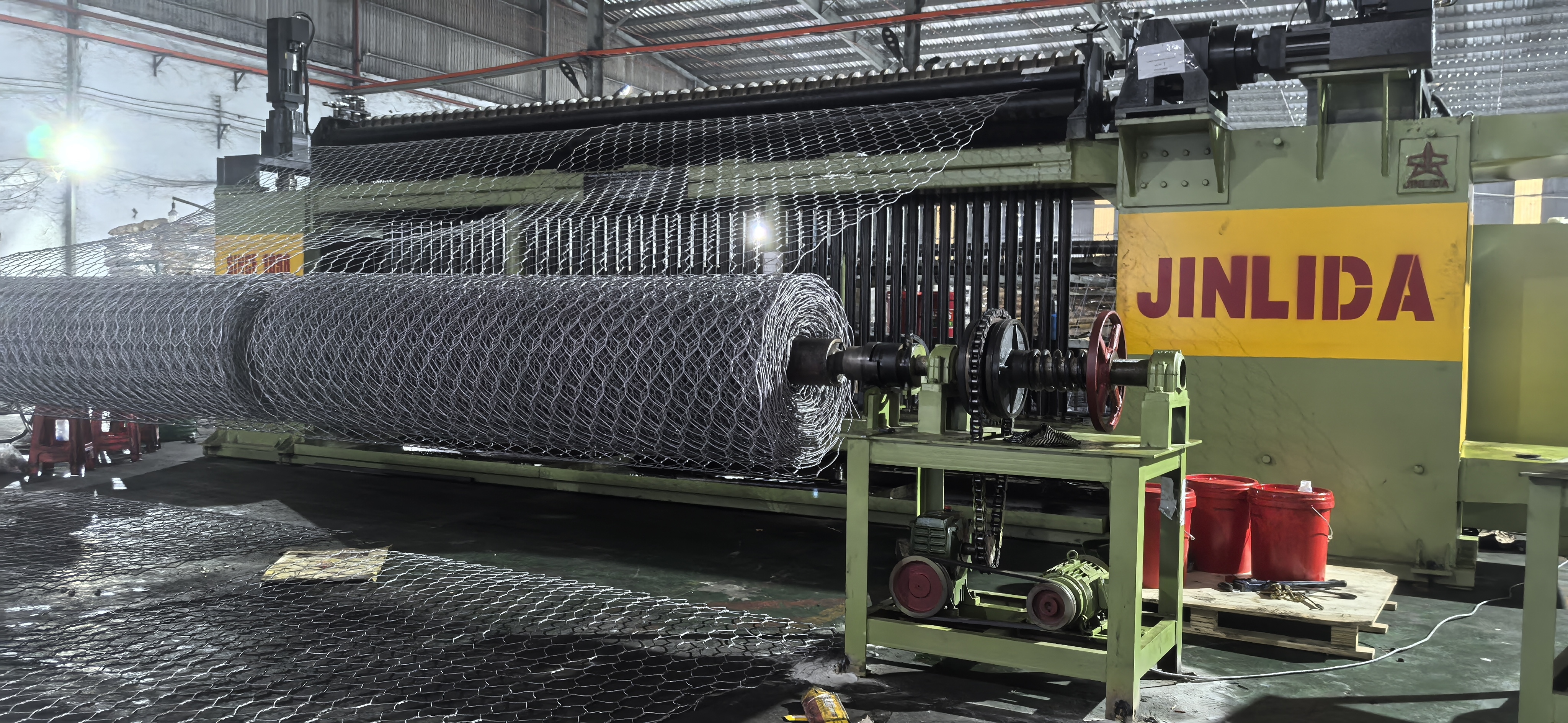 Blog công ty mới nhất về How to Reduce Wire Breakage on a Gabion Mesh Machine: A Practical Maintenance Guide
